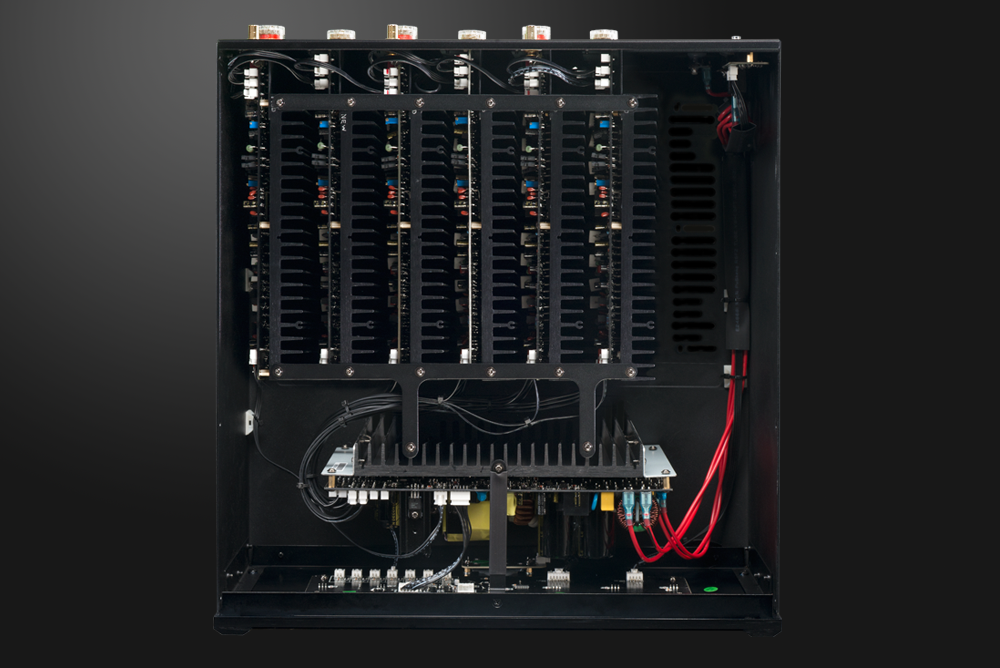Amplificador de potencia de tres canales XPA-DR3 Differential Reference™